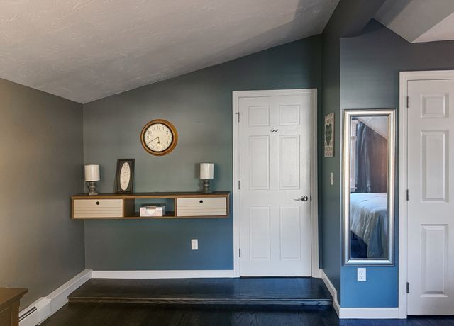 20 Charlton St, Sturbridge, MA 01566