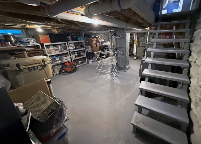 20 Charlton St, Sturbridge, MA 01566