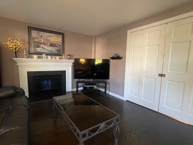 20 Charlton St, Sturbridge, MA 01566