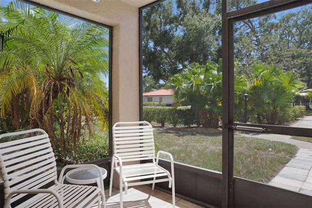 5090 BAY STREET NE 121, St Petersburg, FL 33703