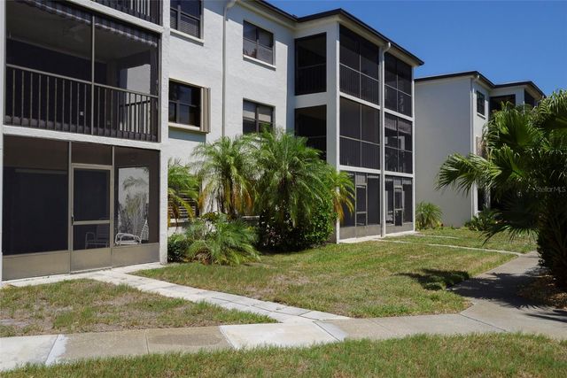 5090 BAY STREET NE 121, St Petersburg, FL 33703