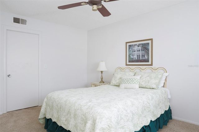 5090 BAY STREET NE 121, St Petersburg, FL 33703