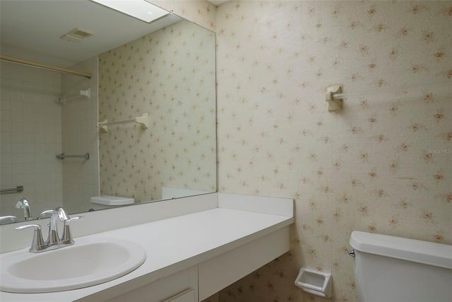 5090 BAY STREET NE 121, St Petersburg, FL 33703