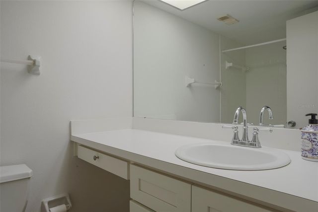 5090 BAY STREET NE 121, St Petersburg, FL 33703