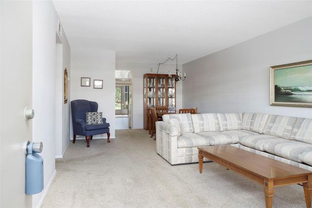 5090 BAY STREET NE 121, St Petersburg, FL 33703