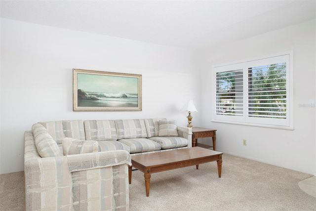 5090 BAY STREET NE 121, St Petersburg, FL 33703
