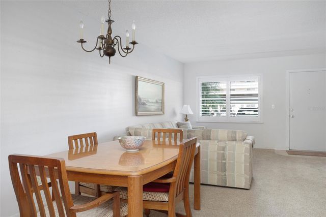 5090 BAY STREET NE 121, St Petersburg, FL 33703
