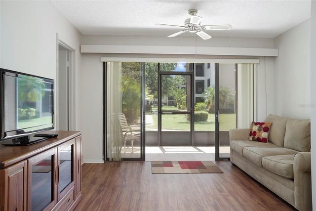 5090 BAY STREET NE 121, St Petersburg, FL 33703
