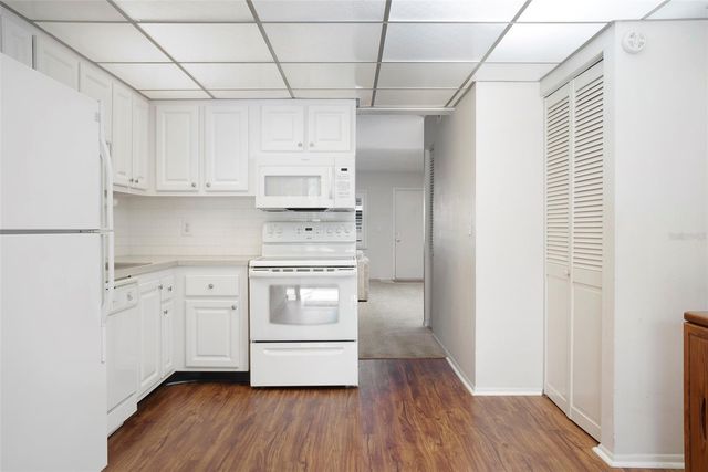 5090 BAY STREET NE 121, St Petersburg, FL 33703
