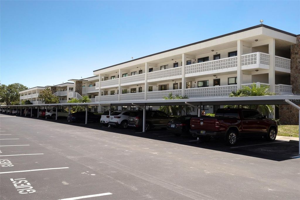 5090 BAY STREET NE 121, St Petersburg, FL 33703