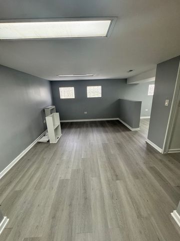 3039 S MILLARD Avenue, Chicago, IL 60623