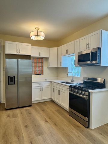 3039 S MILLARD Avenue, Chicago, IL 60623