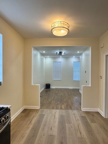 3039 S MILLARD Avenue, Chicago, IL 60623