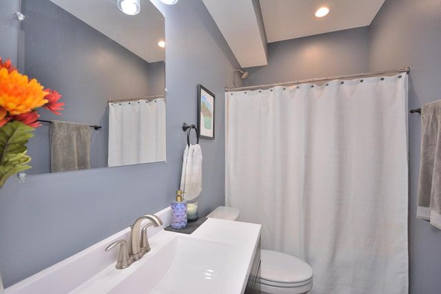 1358 Scenic Pointe COURT, Hartford, WI 53027