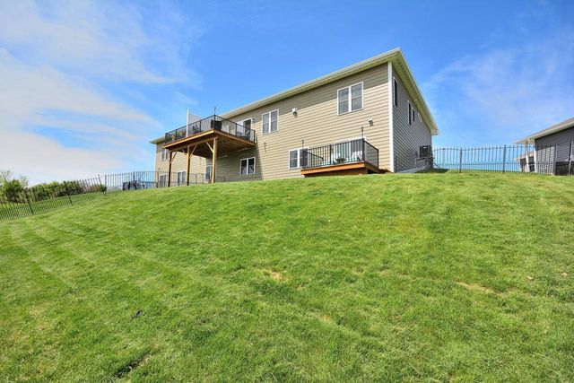 1358 Scenic Pointe COURT, Hartford, WI 53027