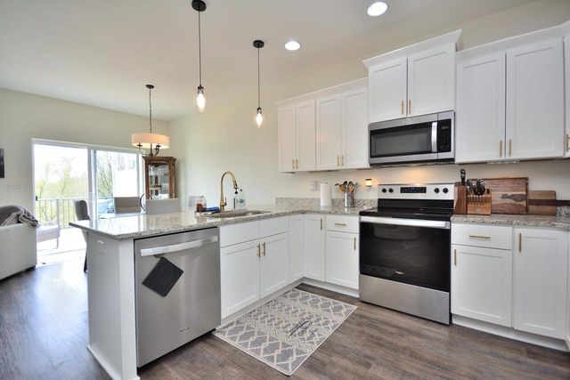 1358 Scenic Pointe COURT, Hartford, WI 53027