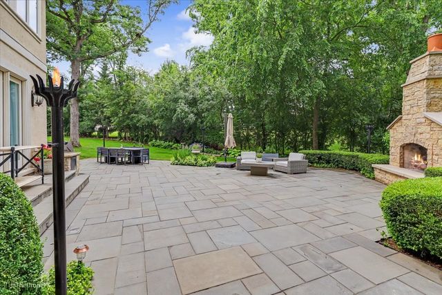 12 Carlisle Drive, Oak Brook, IL 60523