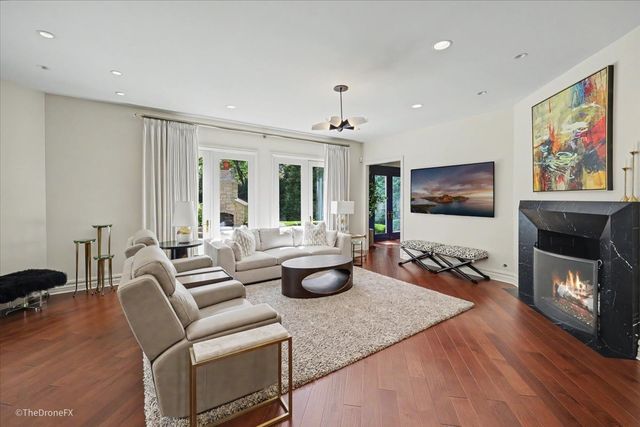 12 Carlisle Drive, Oak Brook, IL 60523