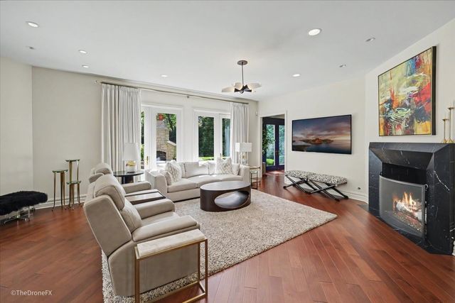 12 Carlisle Drive, Oak Brook, IL 60523