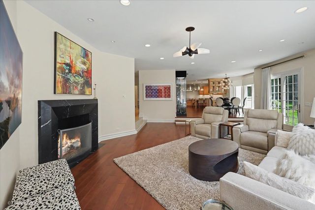 12 Carlisle Drive, Oak Brook, IL 60523
