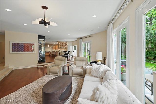 12 Carlisle Drive, Oak Brook, IL 60523