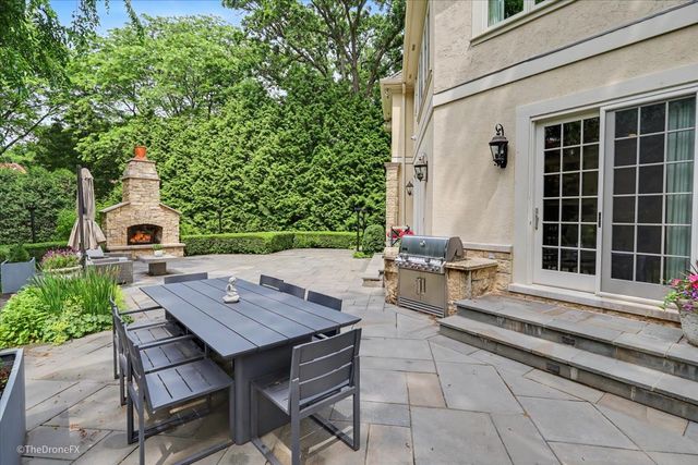 12 Carlisle Drive, Oak Brook, IL 60523