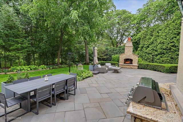 12 Carlisle Drive, Oak Brook, IL 60523