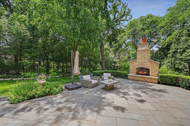 12 Carlisle Drive, Oak Brook, IL 60523