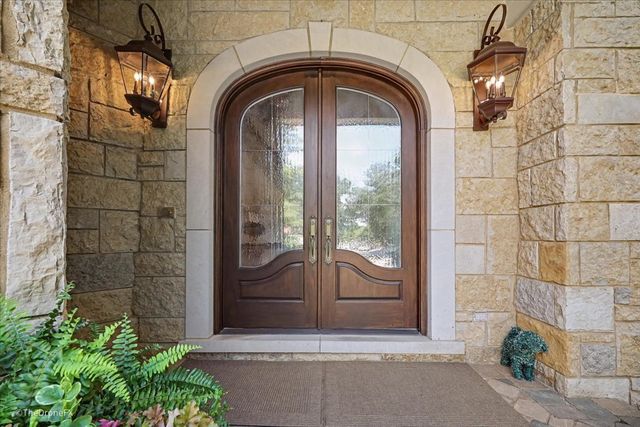 12 Carlisle Drive, Oak Brook, IL 60523