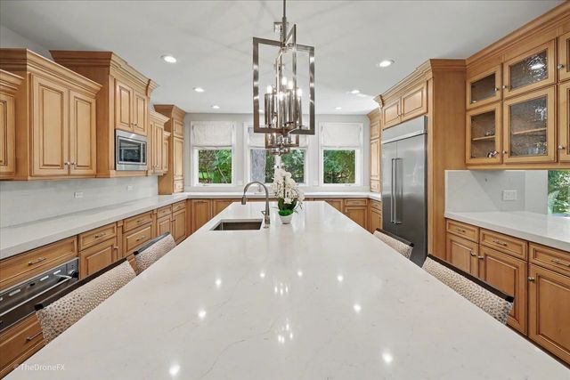 12 Carlisle Drive, Oak Brook, IL 60523
