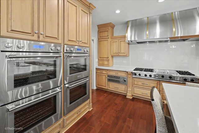 12 Carlisle Drive, Oak Brook, IL 60523