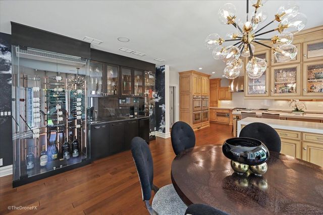 12 Carlisle Drive, Oak Brook, IL 60523