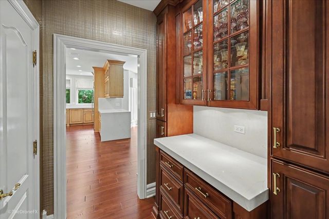 12 Carlisle Drive, Oak Brook, IL 60523