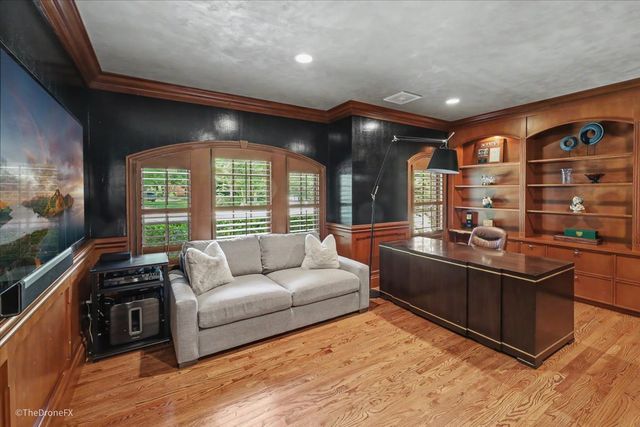12 Carlisle Drive, Oak Brook, IL 60523