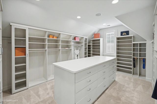 12 Carlisle Drive, Oak Brook, IL 60523