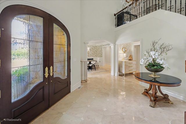 12 Carlisle Drive, Oak Brook, IL 60523