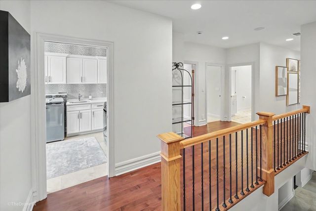 12 Carlisle Drive, Oak Brook, IL 60523