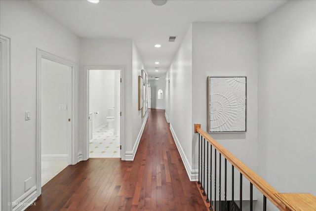 12 Carlisle Drive, Oak Brook, IL 60523