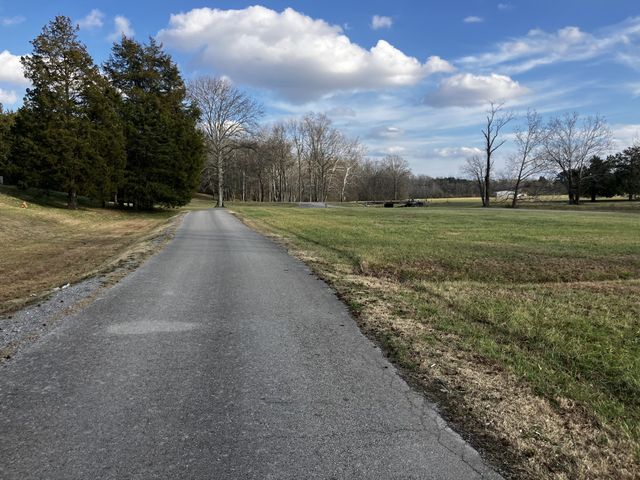 395 Old Shelbyville Hwy, Tullahoma, TN 37388