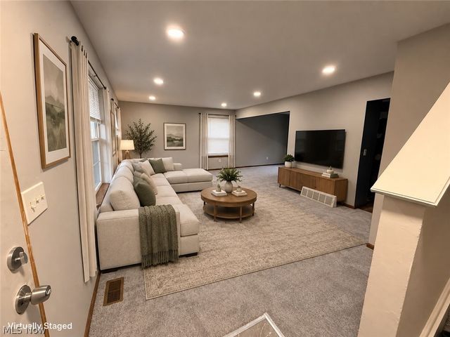 10606 Reno Avenue, Cleveland, OH 44105