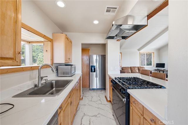 23520 EHLERS, Chatsworth, CA 91311