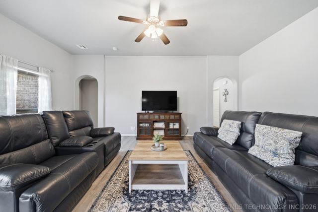 1929 E 133rd Court, Bixby, OK 74008