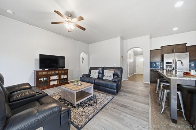 1929 E 133rd Court, Bixby, OK 74008