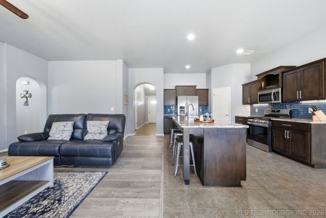 1929 E 133rd Court, Bixby, OK 74008