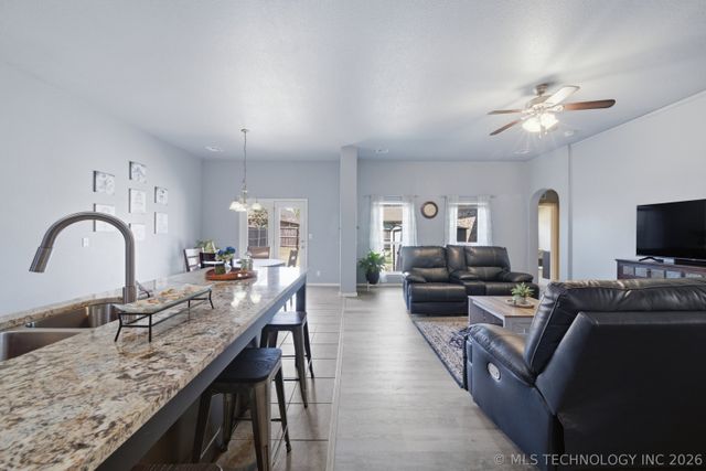 1929 E 133rd Court, Bixby, OK 74008