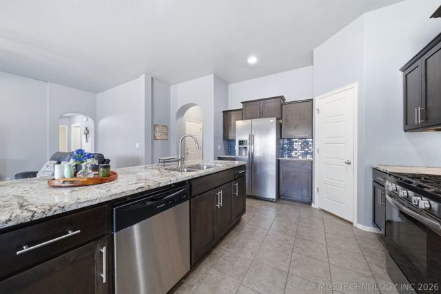 1929 E 133rd Court, Bixby, OK 74008