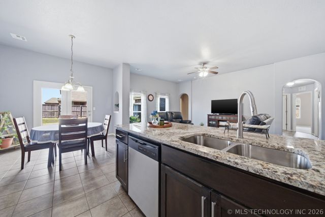 1929 E 133rd Court, Bixby, OK 74008