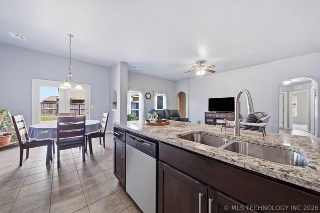 1929 E 133rd Court, Bixby, OK 74008