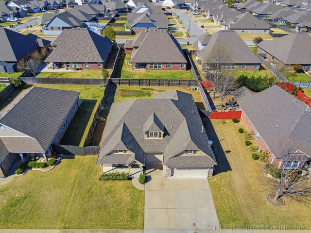 1929 E 133rd Court, Bixby, OK 74008