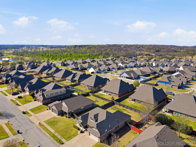 1929 E 133rd Court, Bixby, OK 74008